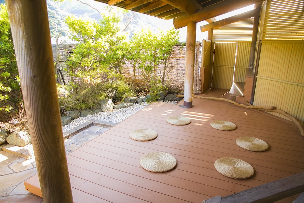 Yugawara Retreat Goen No Mori 46/50