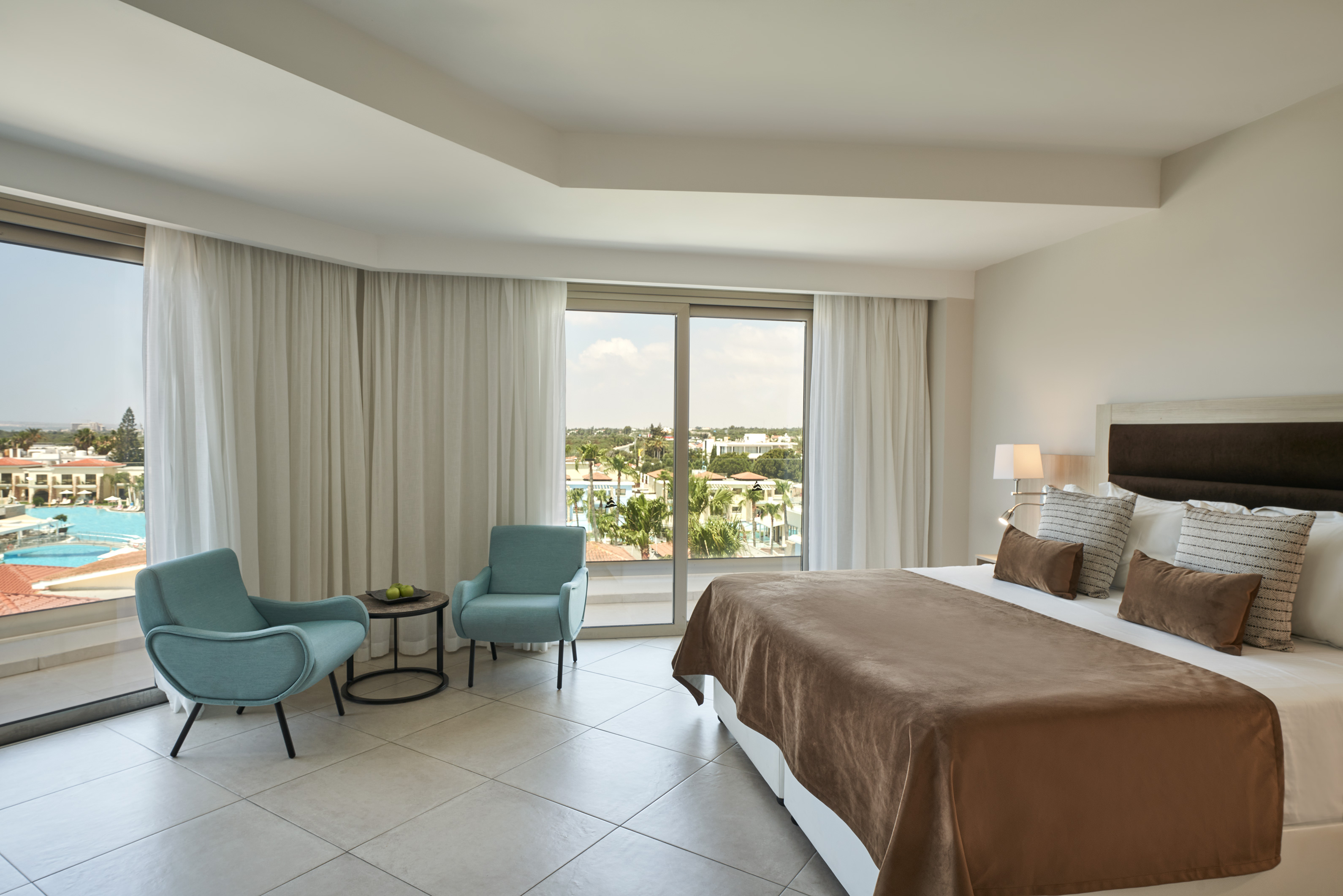 2 BEDROOMS, PREMIUM, SUITE, POOL VIEW