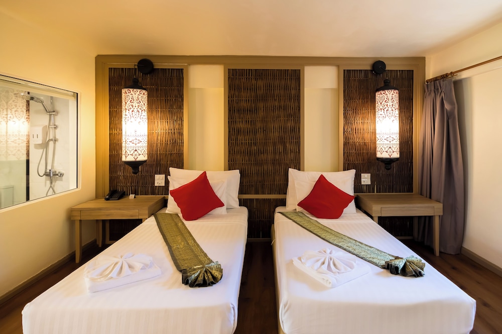 غرفة متصلة بأربعة أسرّة، Nak Nakara Hotel 2/6