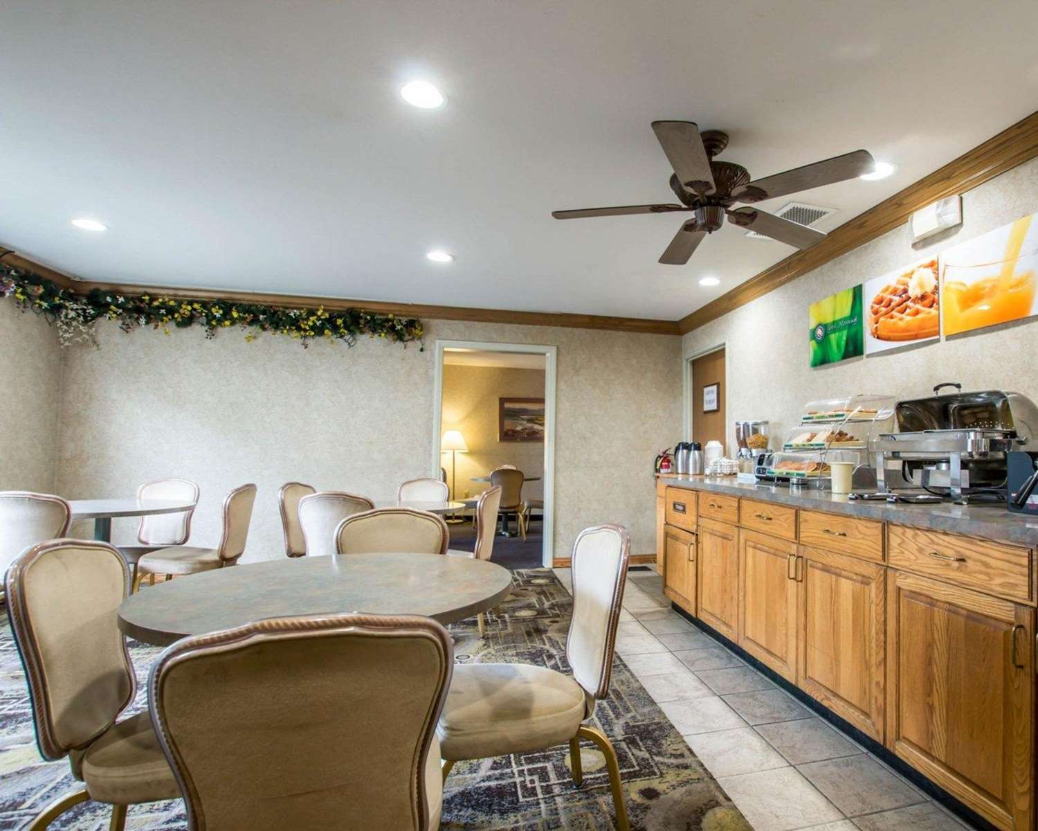 restaurant cafeteria