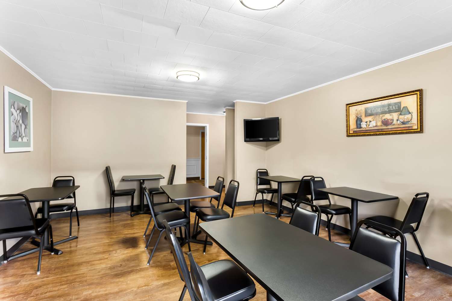 Quality Inn & Suites Gorham White Mountains 37/45