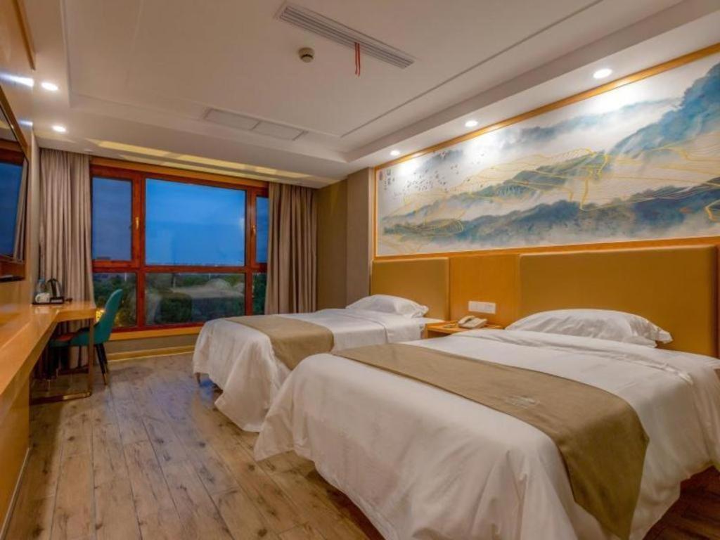 Shell Hotel (dinosaur garden, Changzhou north high speed railway station, Metro Station) 10/38