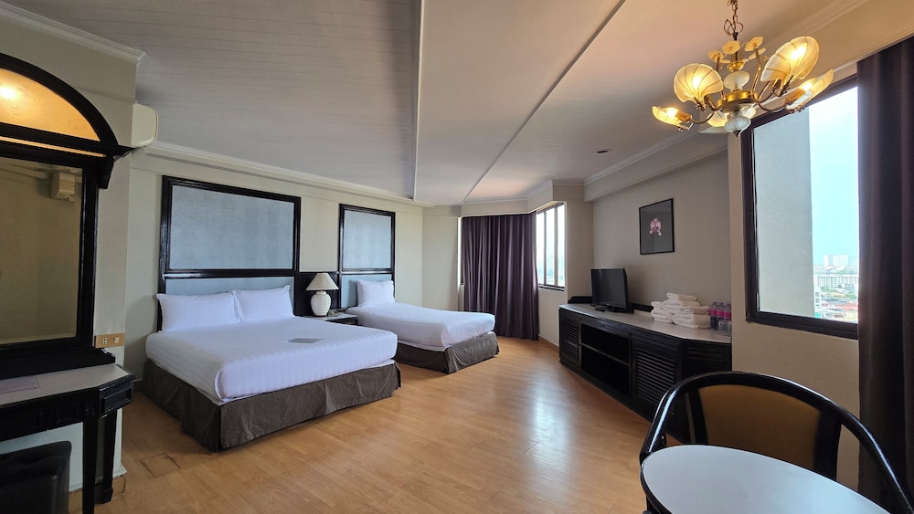 First Pacific Cirrus Hotel 28/50