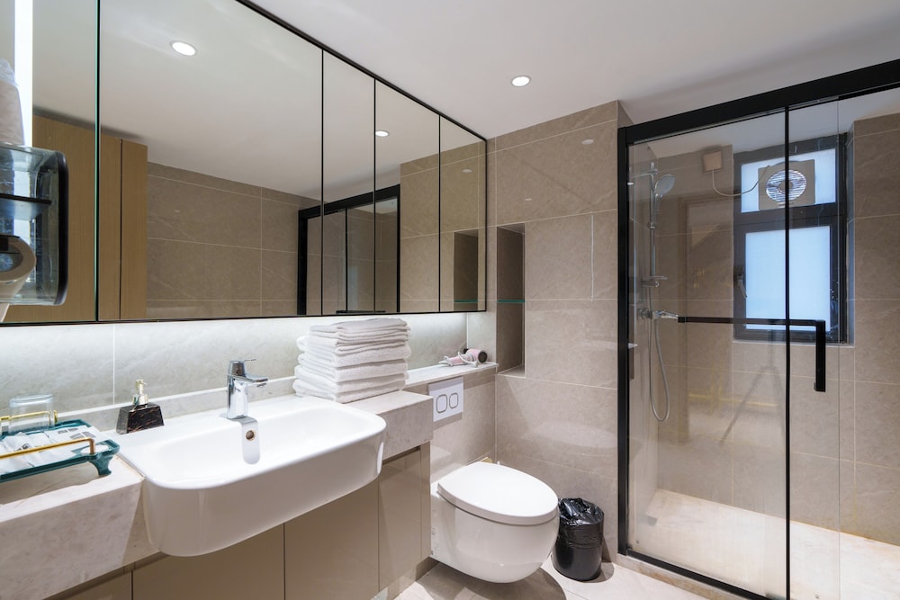 Sunny Private Apt Of Grand Continental 42/50