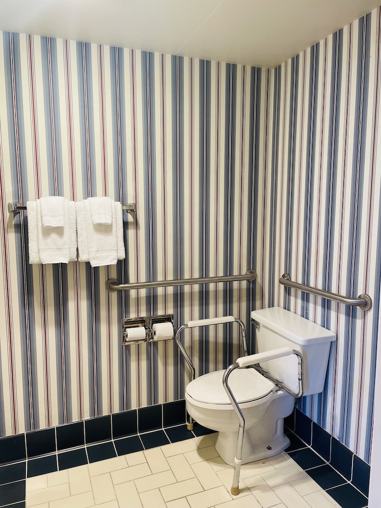 Americas Best Value Inn Sandpoint 32/49