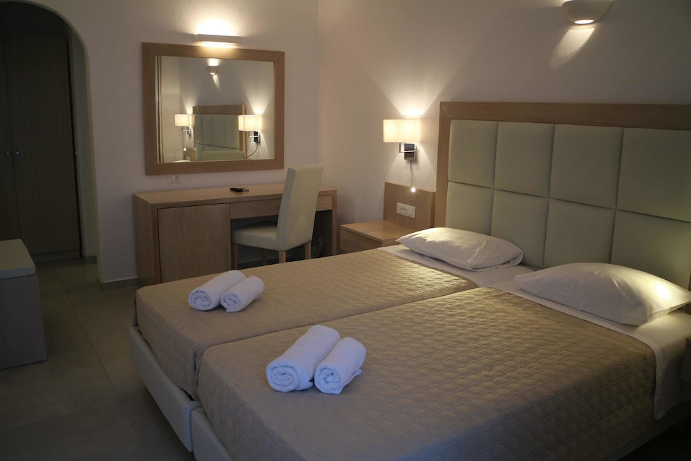 PETINAROS HOTEL 15/69