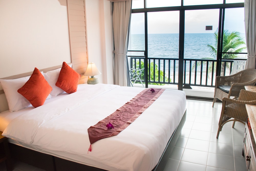 STANDARD, OCEAN VIEW