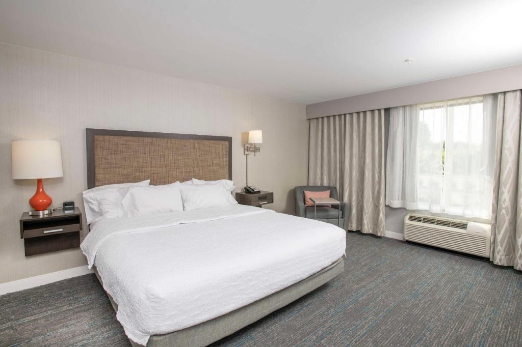 ROOM, KING BED, SOFA, ACCESSIBLE