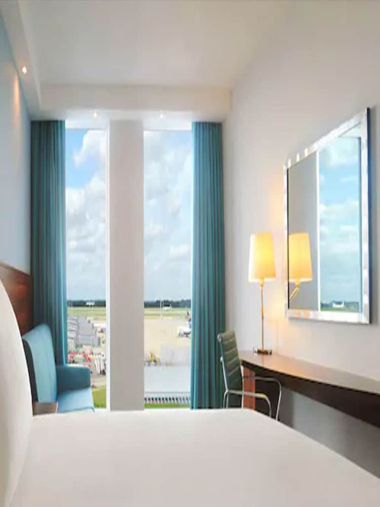Hampton By Hilton London Stansted Airport 32/59