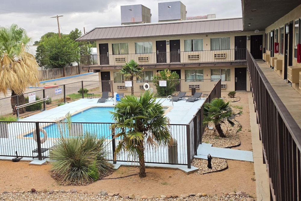 Howard Johnson by Wyndham Odessa TX 47/49