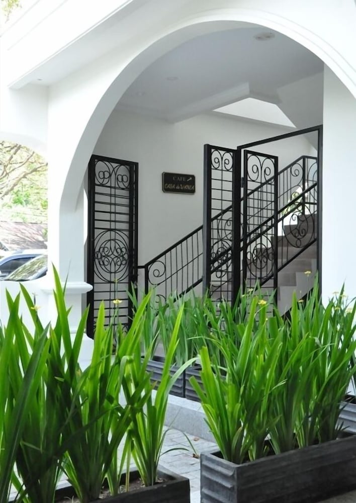 Casa de Wanea Hotel and Resto 2/35