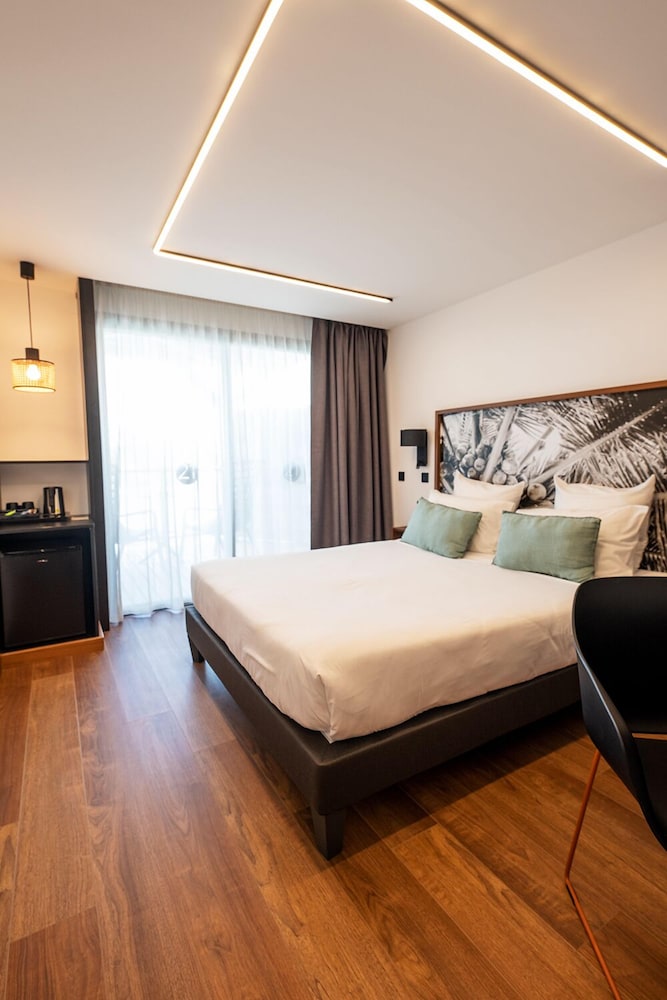 Hotel Latitude 21 9/58