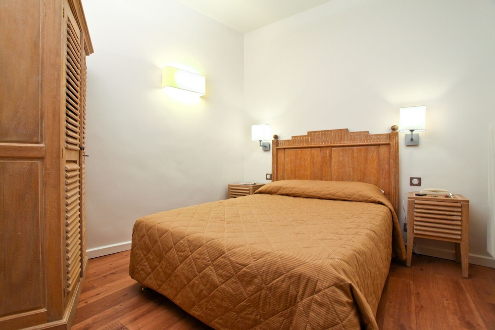 Room at Hotel Du Printemps, PARIS