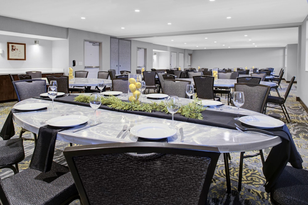 FAIRFIELD INN & SUITES BOULDER BROOMFIELD/INTERLOCKEN 42/59