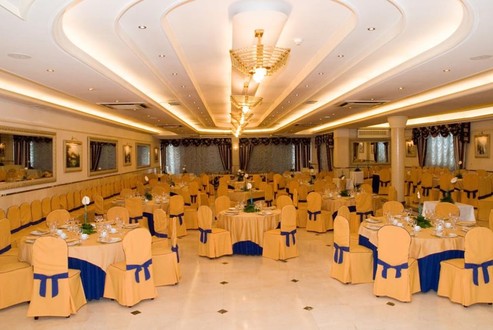 restaurant-cafeteria