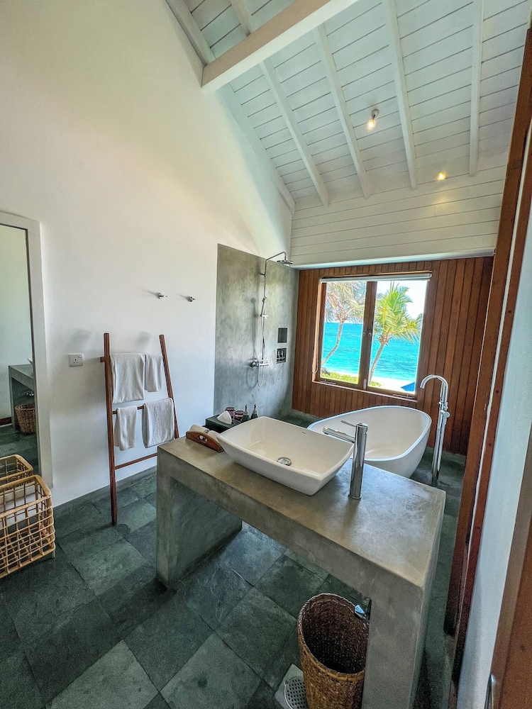 Ubuntu Beach Villas by Reveal 25/50