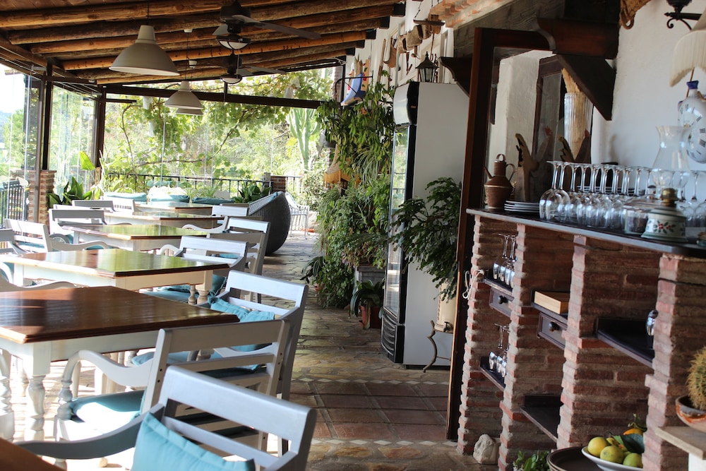Los Jarales Hotel 45/73