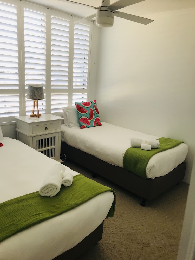 2 BEDROOMS, APARTMENT, GARDEN OR POOL VIEW