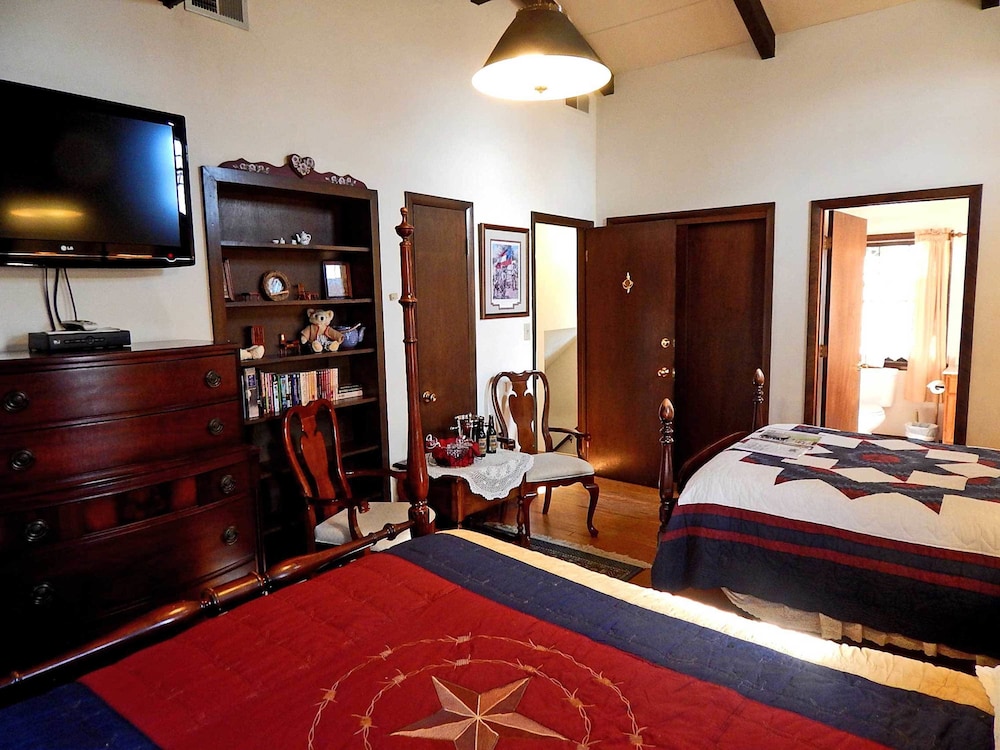 Battlefield Bed &amp; Breakfast Inn 34/76