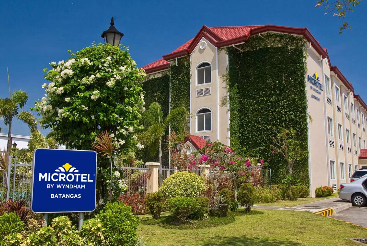 Microtel by Wyndham Batangas in Santo Tomas (Calabarzon)