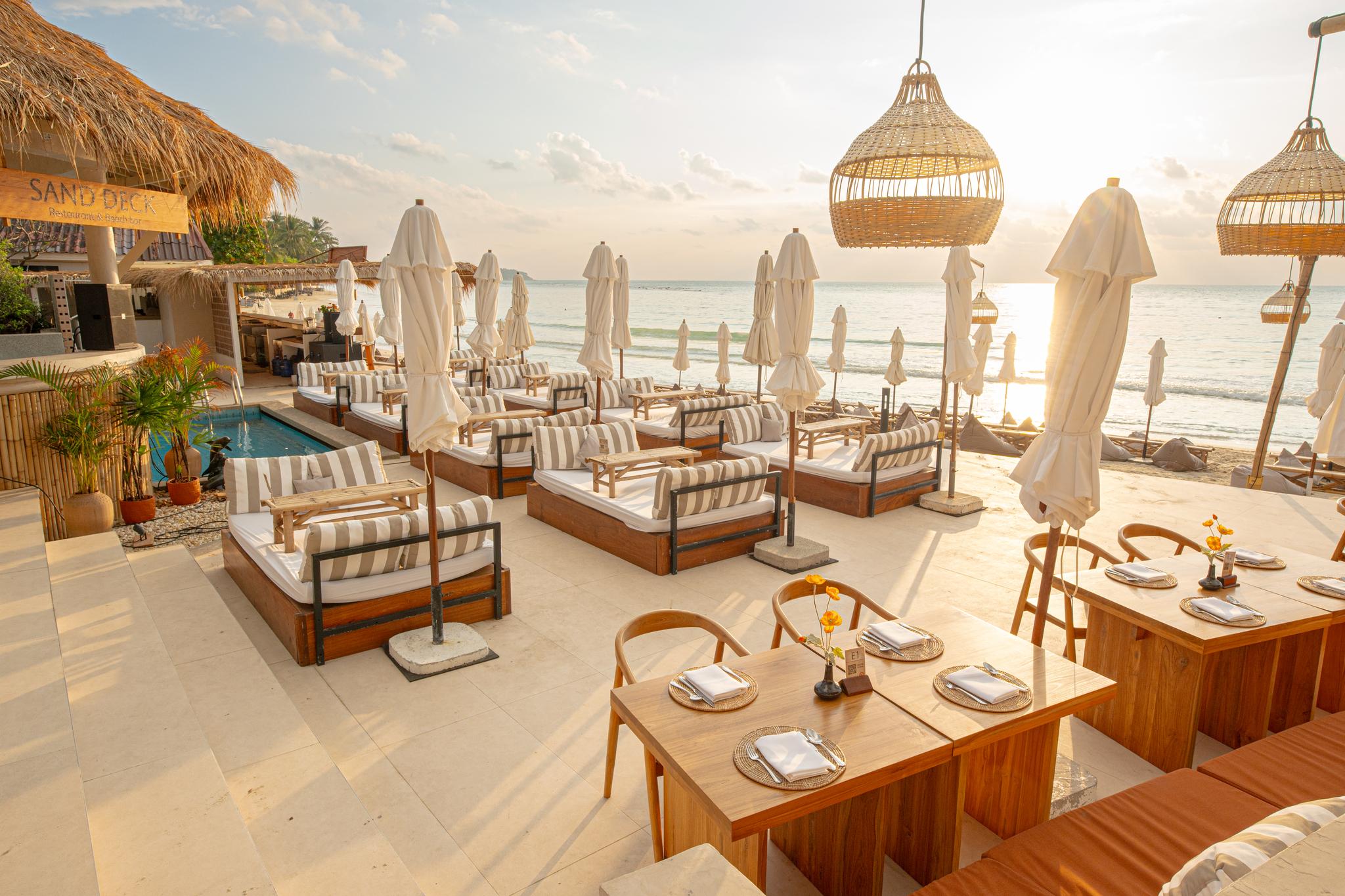 Courtyard Deluxe