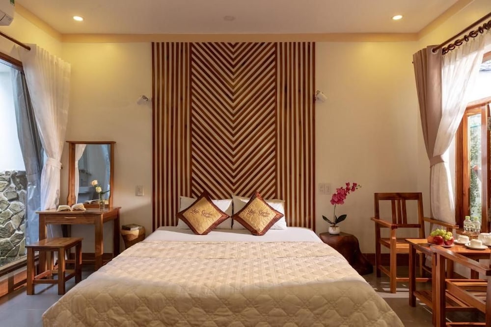 Little Garden Bungalow 34/65