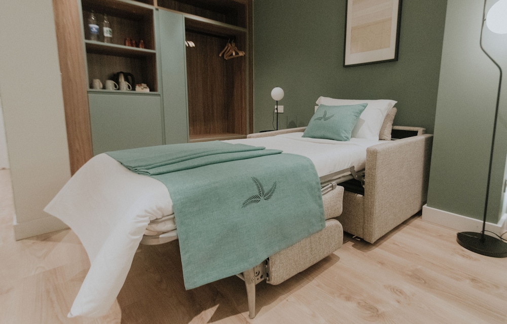 Room, Triple, Twin Beds, Catalina Plaza Hotel Sostenible 4/4