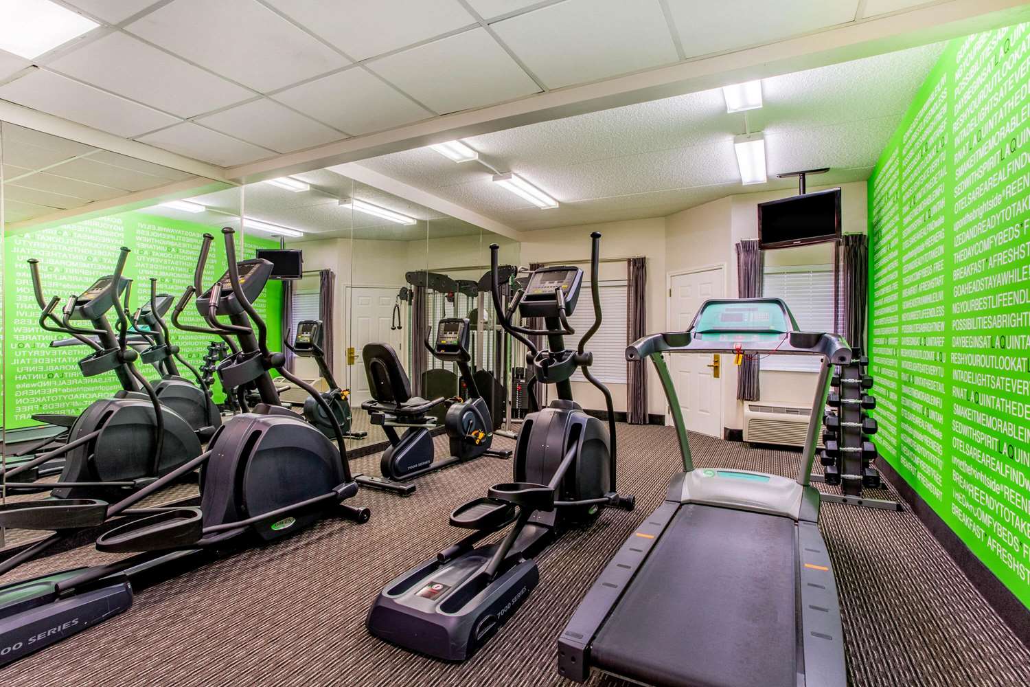 La Quinta Inn & Suites by Wyndham Raleigh Durham Airport 14/25