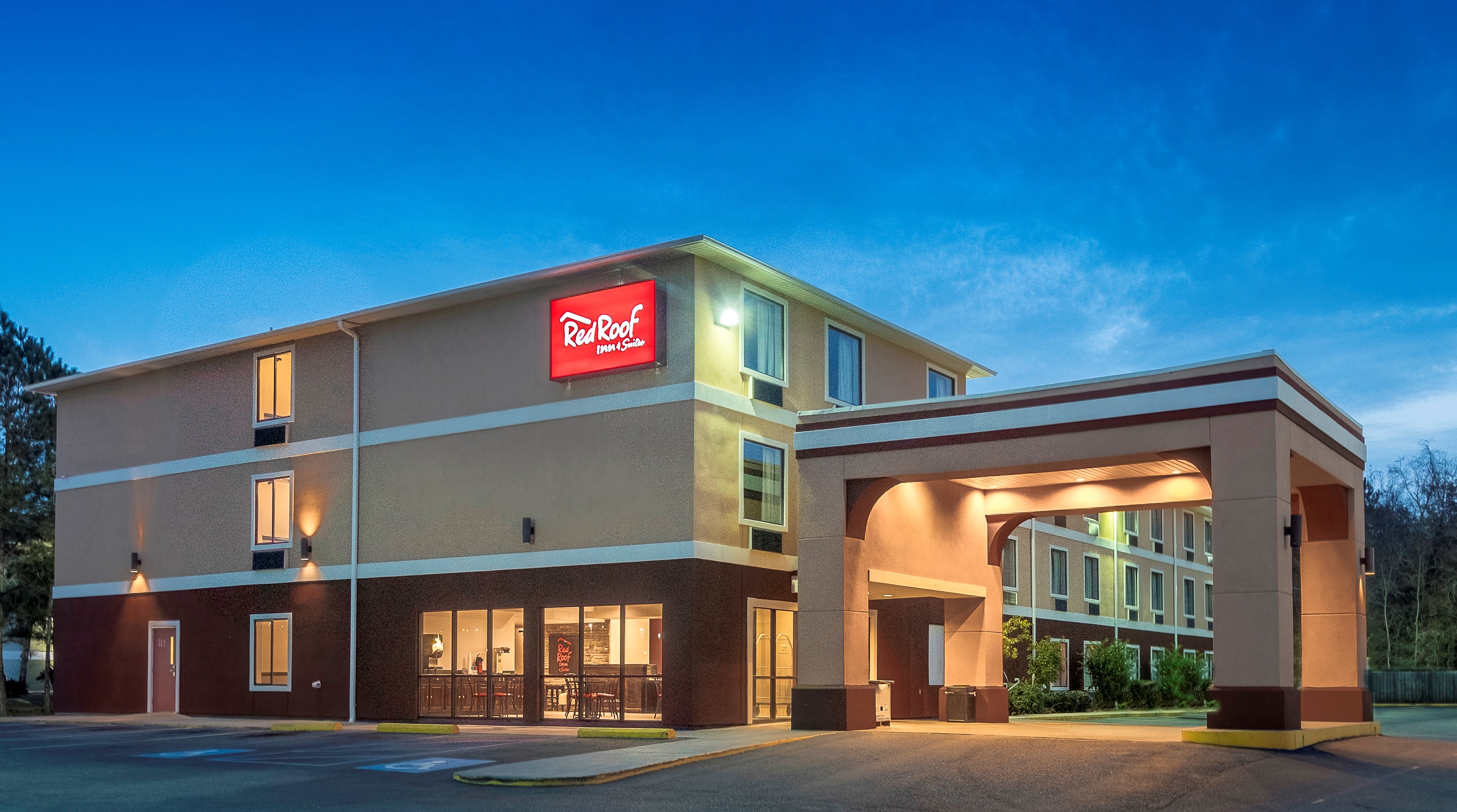 Red Roof Inn & Suites Biloxi 1/39
