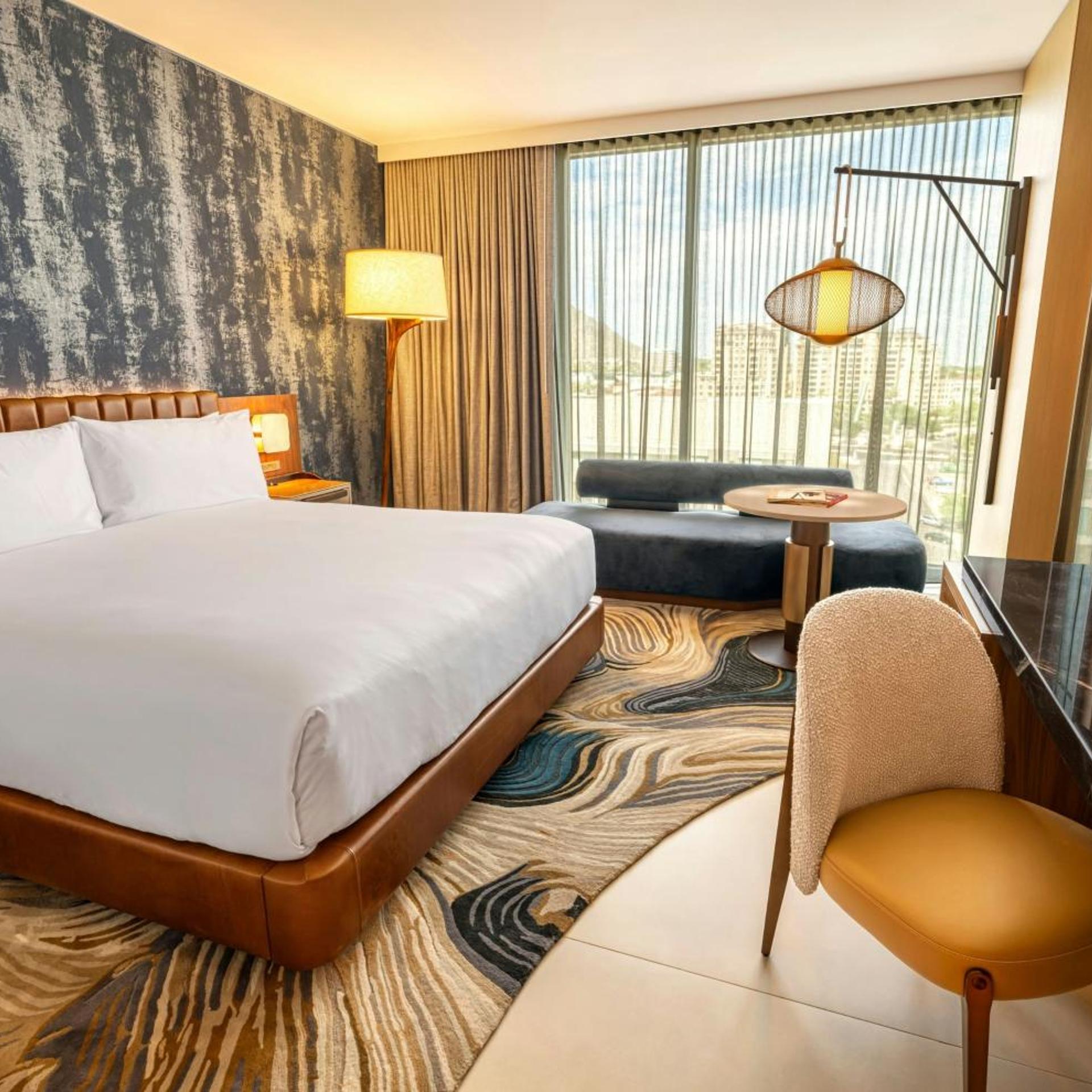 District, Entertainment, Studio, King Bed, Balcony