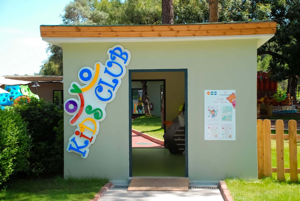 Kimeros Park Holiday Village 9/70