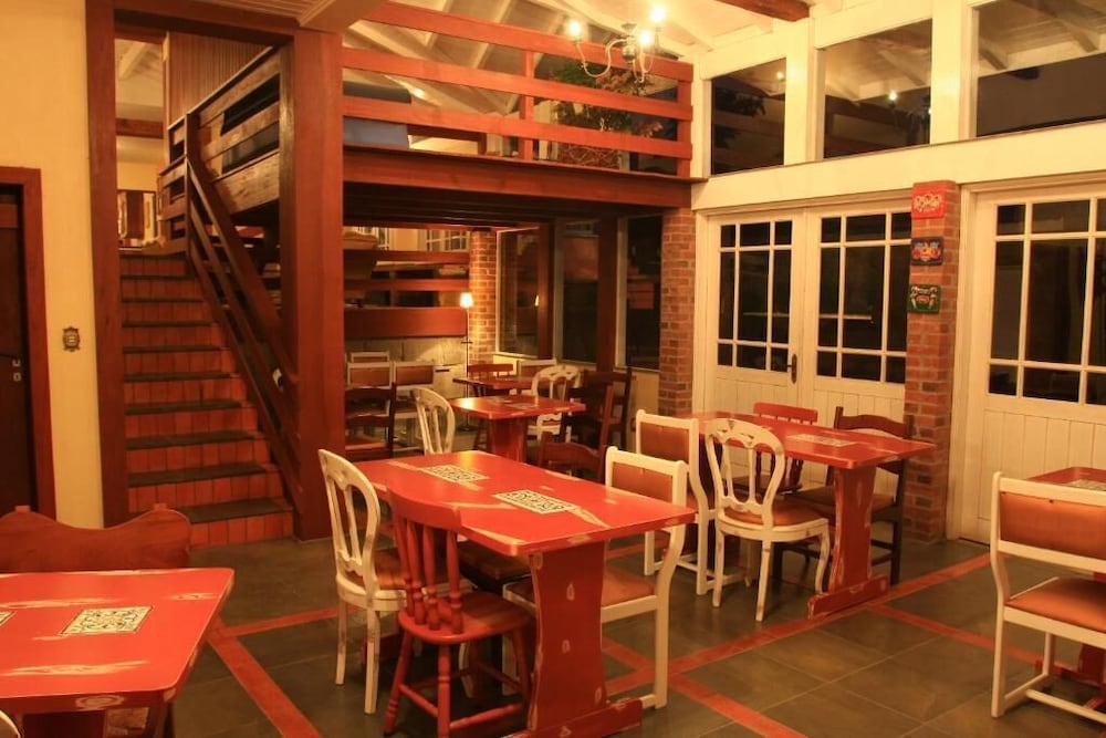 Aardvark Inn Pousada 64/74