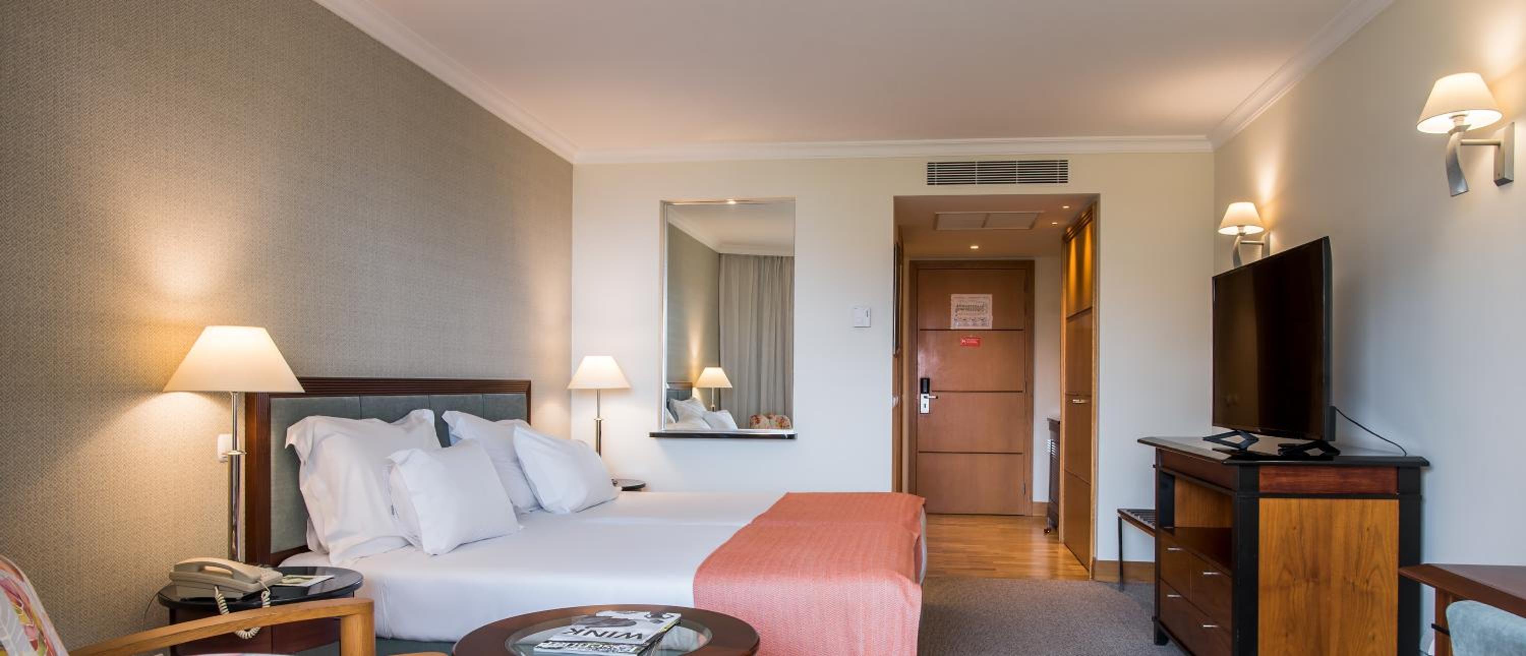 Room, Twin Beds, Lateral Side Sea View، Pestana Grand Premium Ocean Resort 6/8