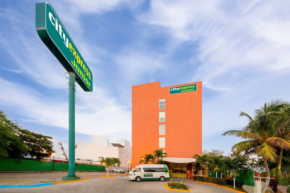 City Express Junior by Marriott Ciudad del Carmen 5/50