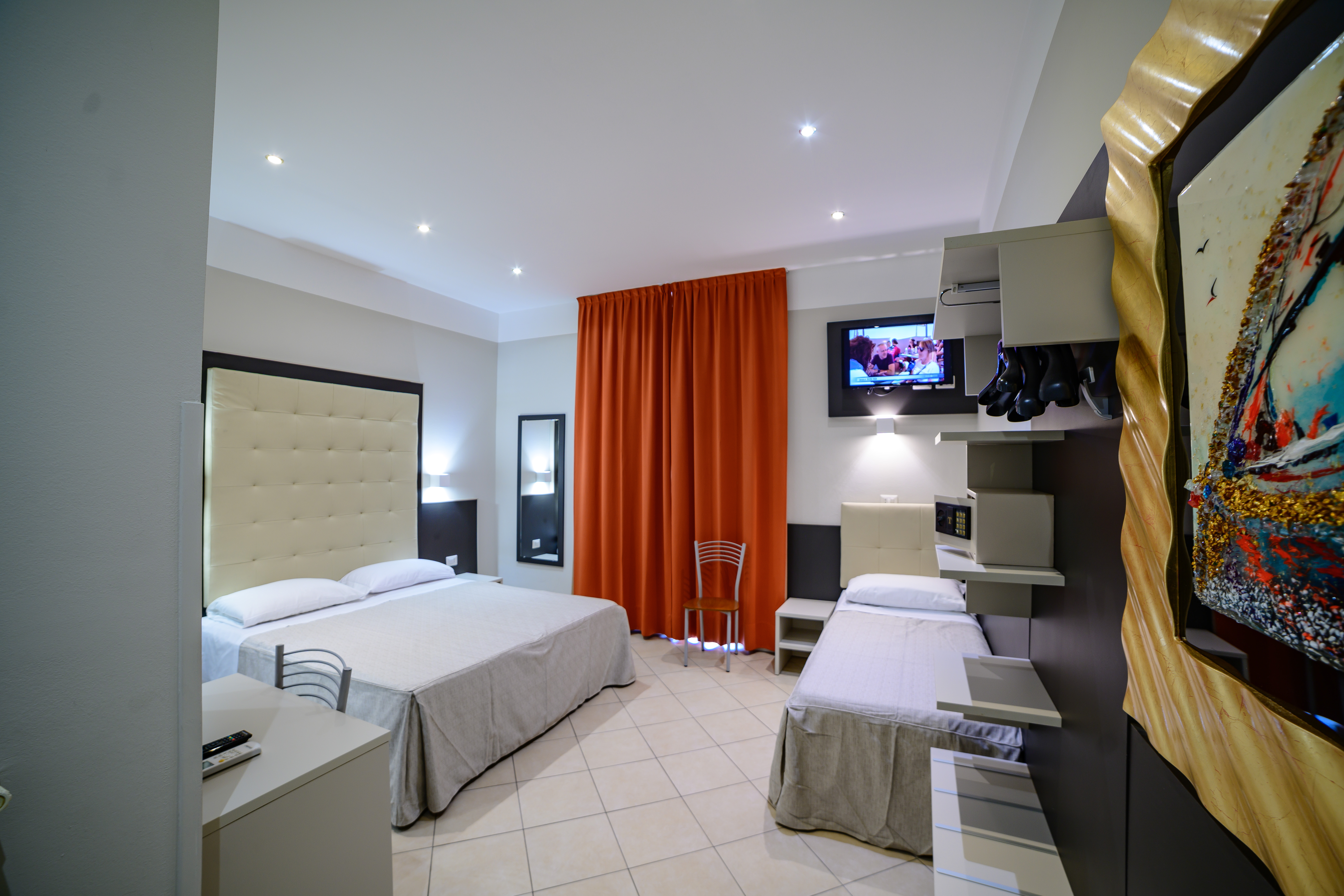 Room, Triple, Hotel Demo 10/10