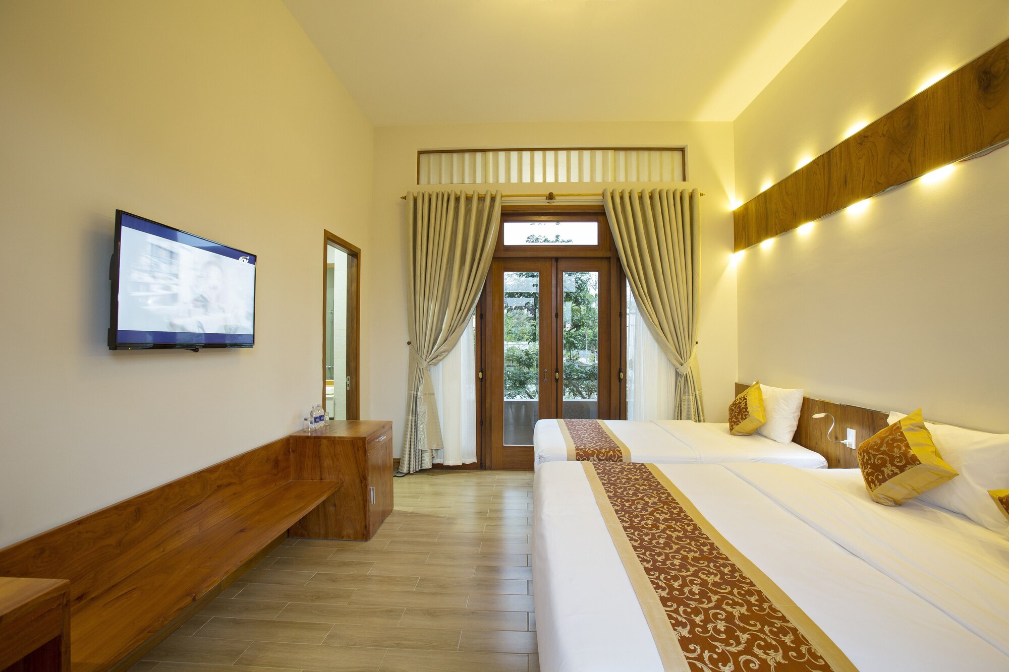 Deluxe, Garden View, Balcony