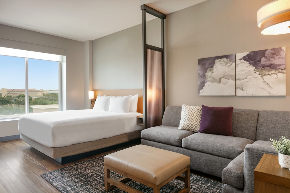 Hyatt Place Fort Worth/TCU 16/50