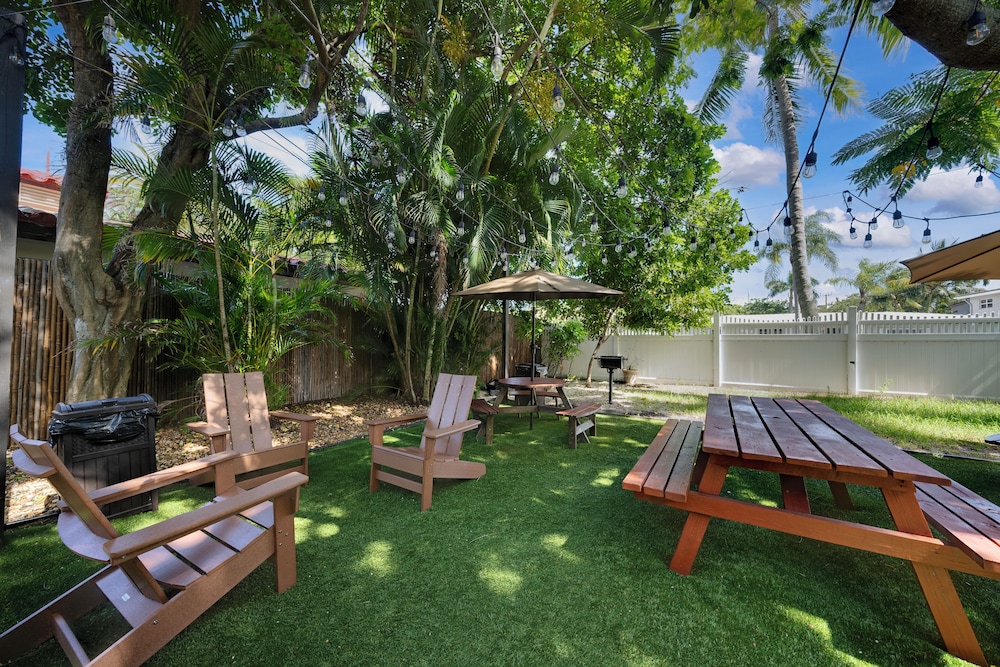 The Leeward Apartments By Lowkl 44/50
