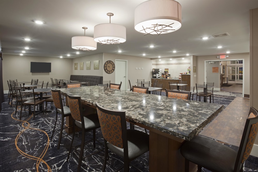 Grandstay Hotel And Suites Morris 39/52