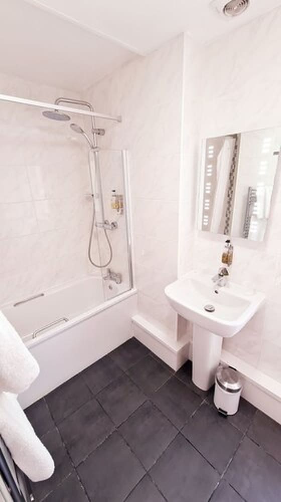 Farnham House Hotel 11/55