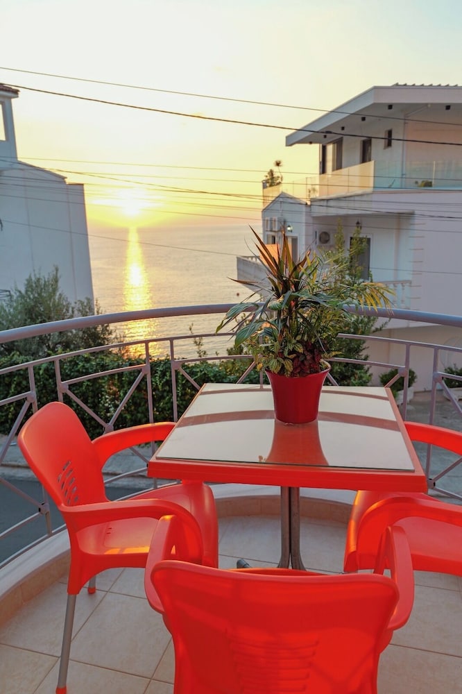 Melsi Apartments 32/50