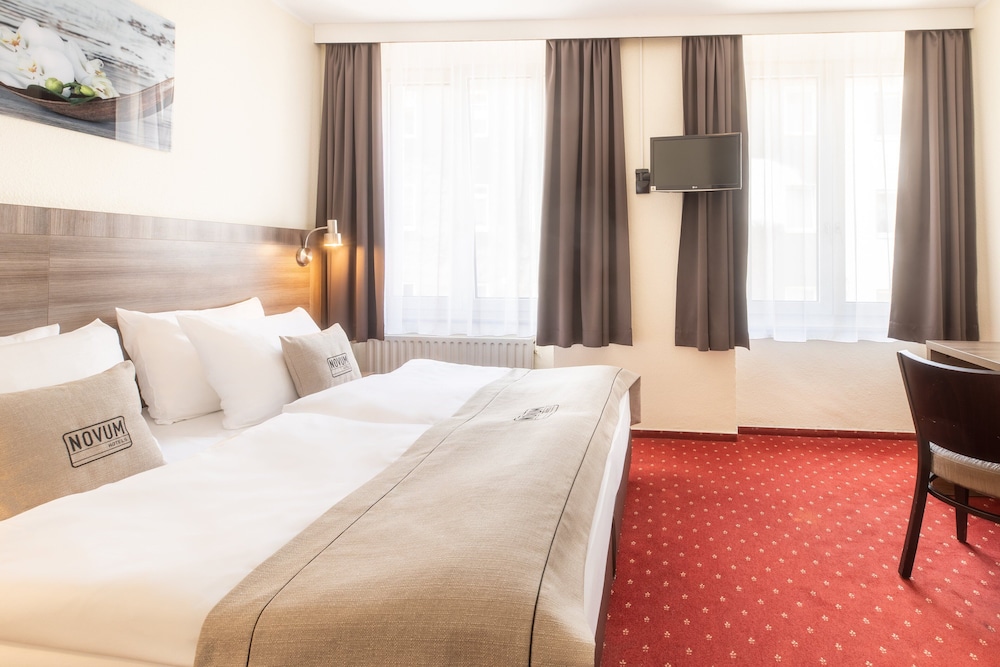 Hotel Leonet 14/71
