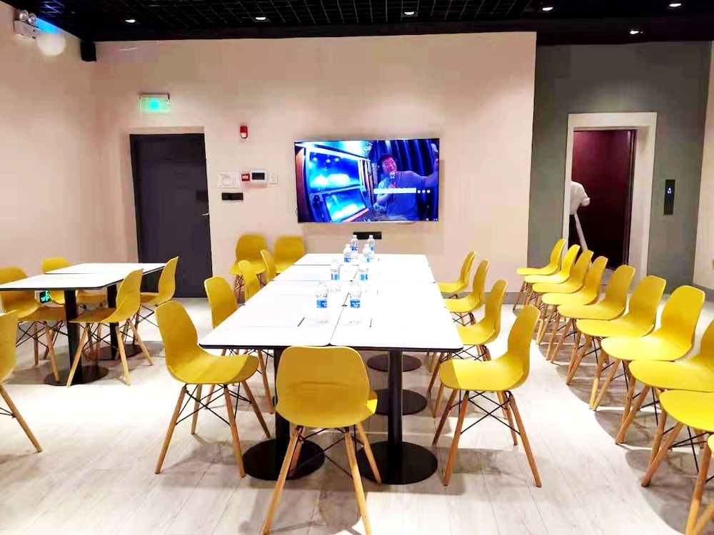 PACE HOTEL Suzhou Guanqian Branch 32/45