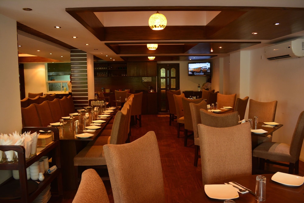 GRAND ORIENTAL HOTEL 52/60