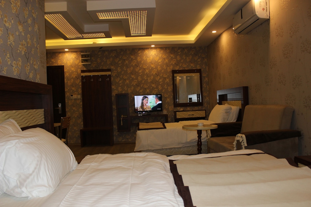 Azd House Hotel 24/50