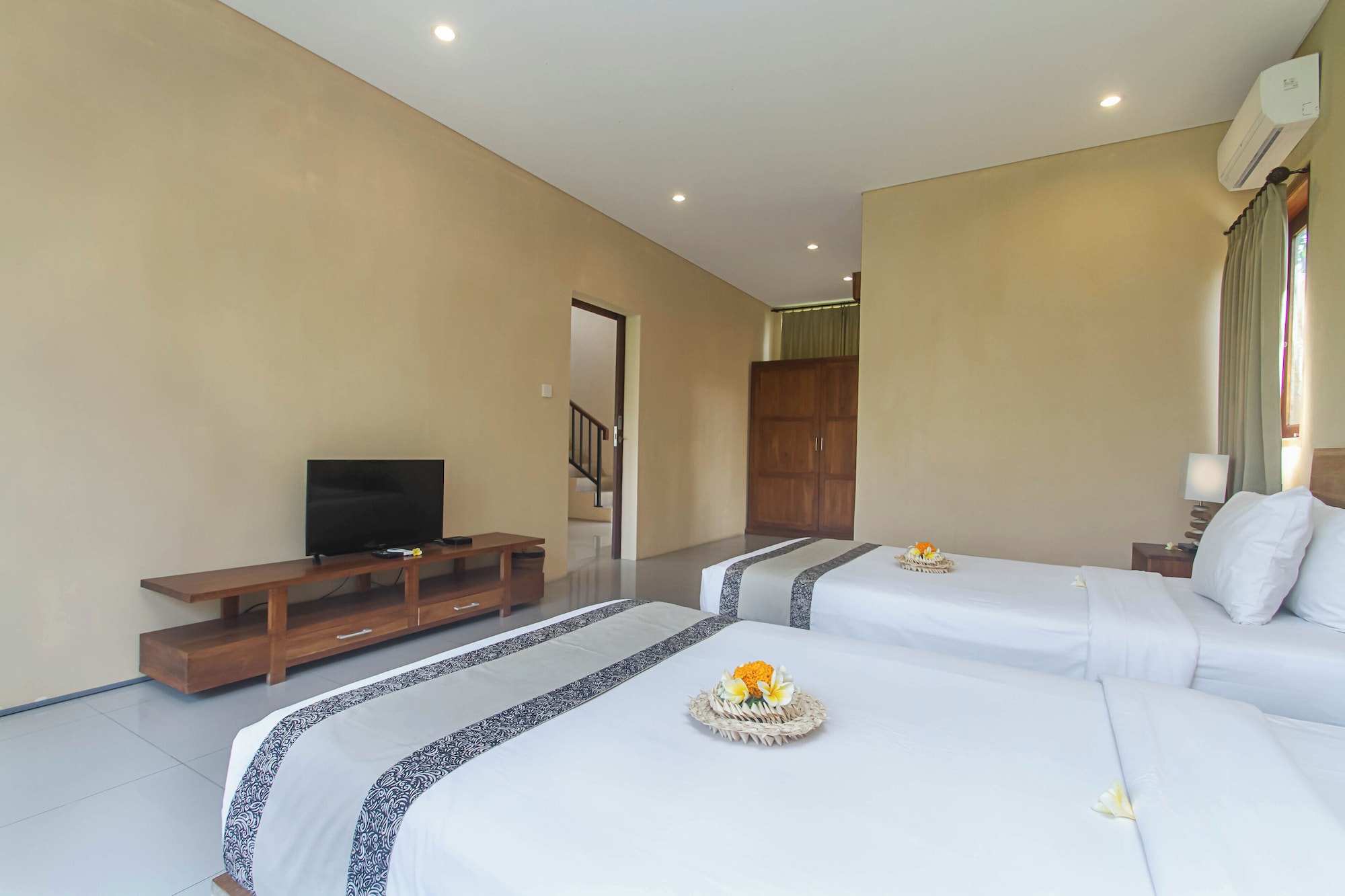 2 Bedrooms, Family, Villa, King and Twin Beds, Rice Field View، Kabinawa Ubud Villas and Cafe 4/9