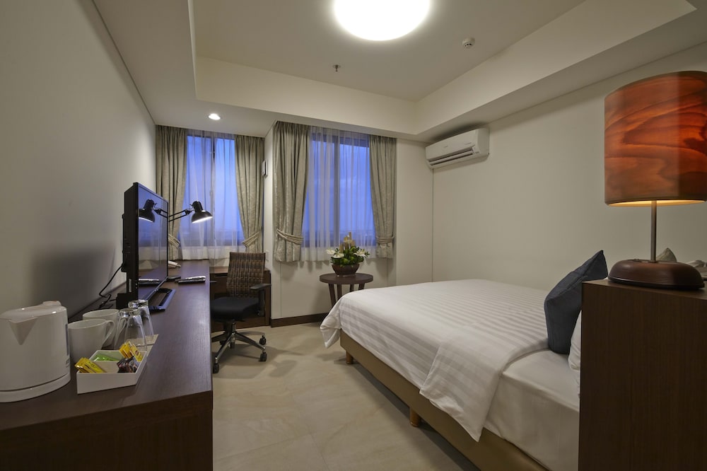 Axia South Cikarang Service Apartment 24/75