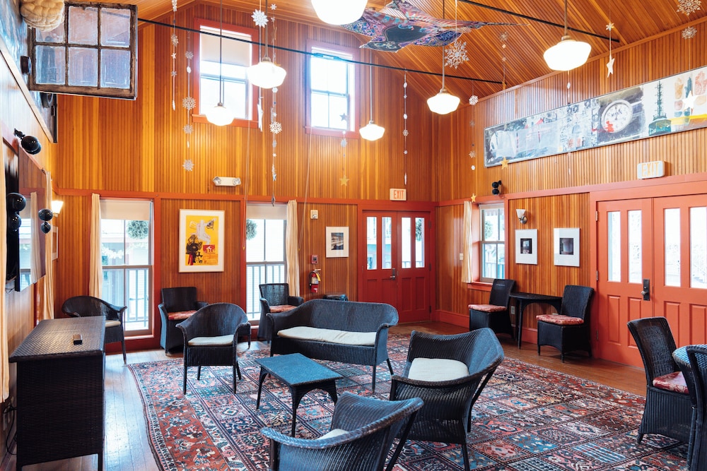 The Porches Inn At Mass Moca 53/74