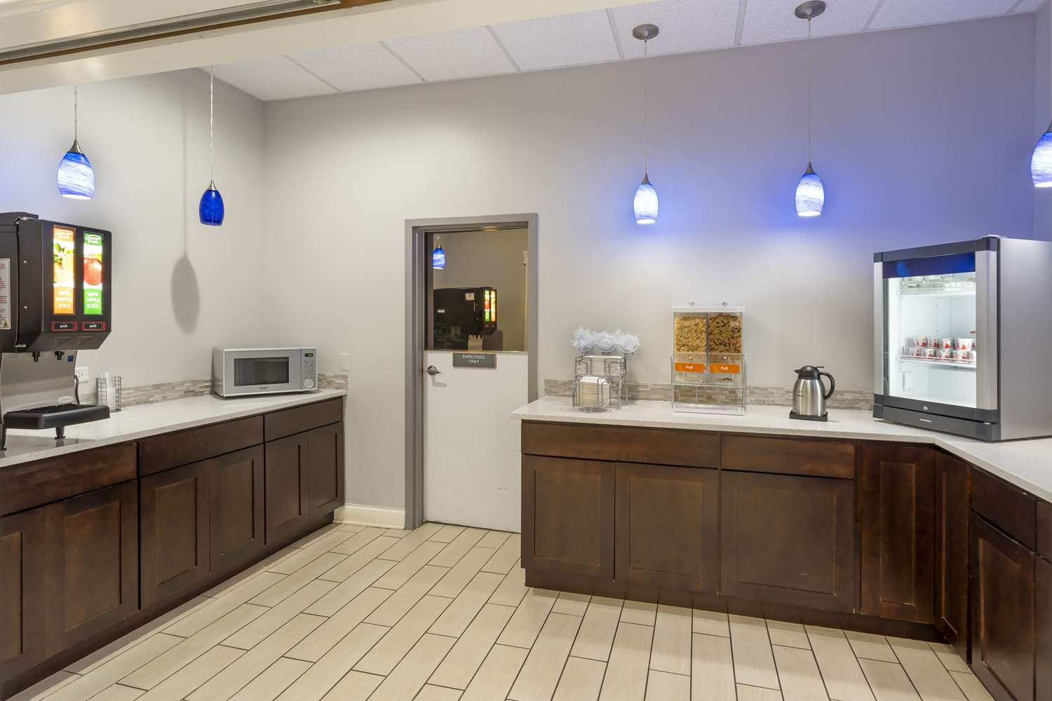 Comfort Inn & Suites Mundelein-Vernon Hills 5/19