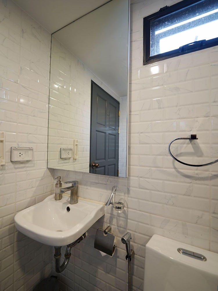 RoomQuest Sukhumvit36 BTS Thonglor (ex Ongkara Bangkok) 37/39